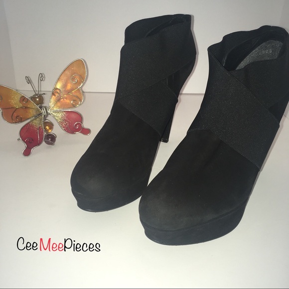 Stuart Weitzman Shoes - Stuart Weitzman “Kilgore” Suede Booties, Sz 8.5